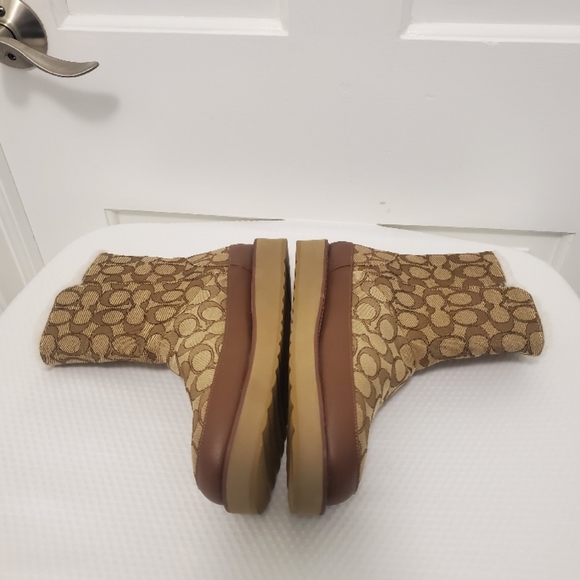NIB Coach Brown Jacquard Winter Fur Lined Boots Size 9.5, Retail $278.00 - Picture 2 of 15